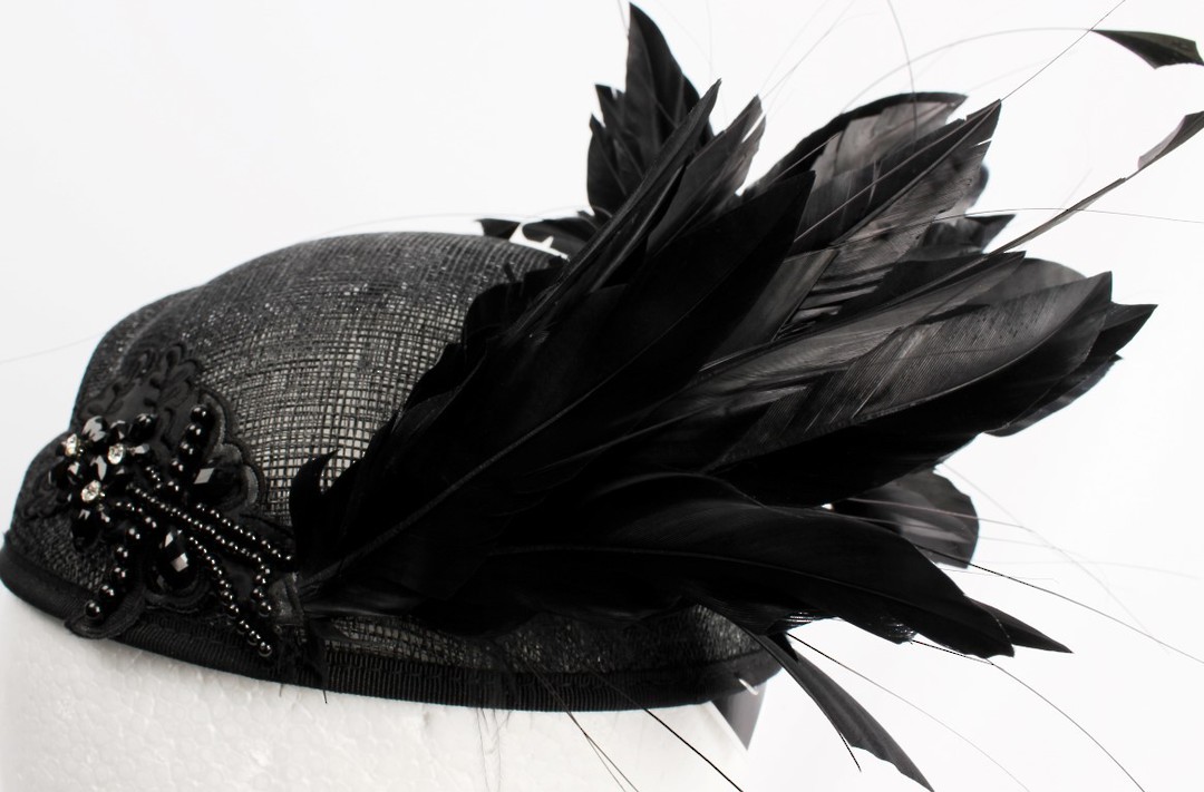 Hatinator in sinamay beeded w striking blk feathers,  black Style: HS/3015/BLK image 0